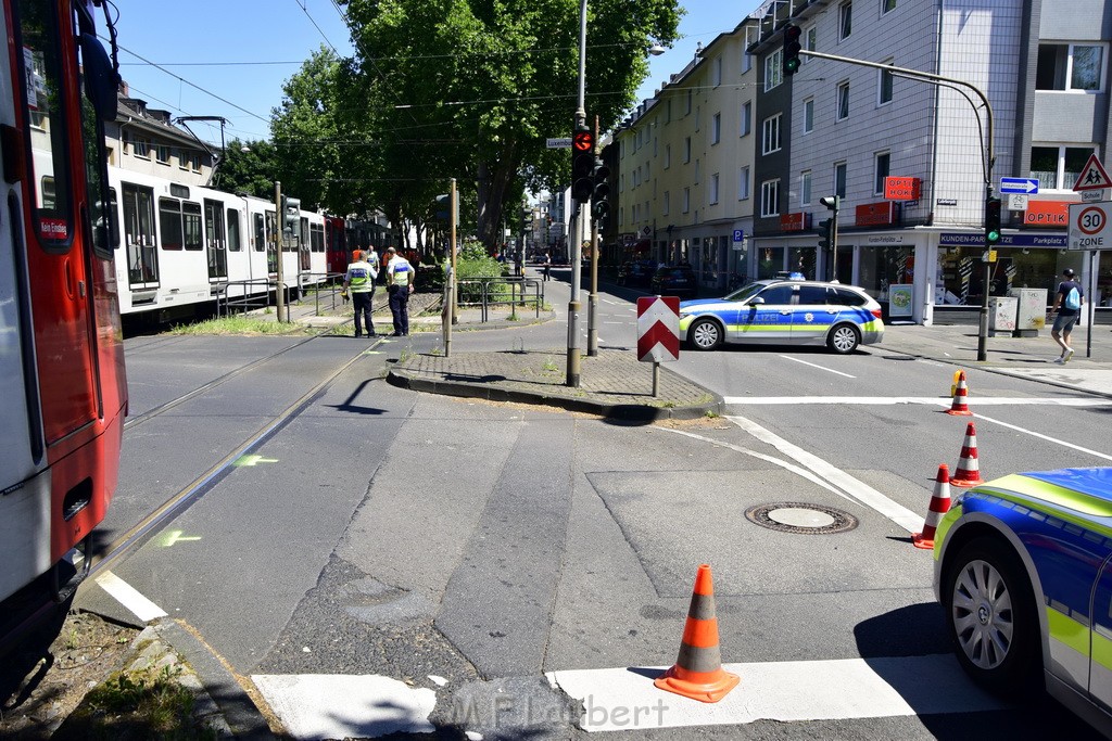 VU Roller KVB Bahn Koeln Luxemburgerstr Neuenhoefer Allee P095.JPG - Miklos Laubert